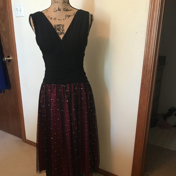 Beautiful dress Barn dress Sz 4 - Picture 3 of 8